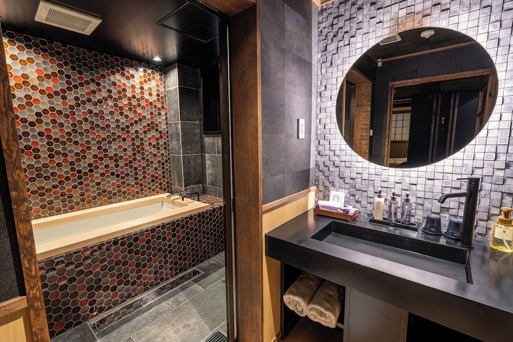GIWON(2 beds, with bath, non-smoking)
