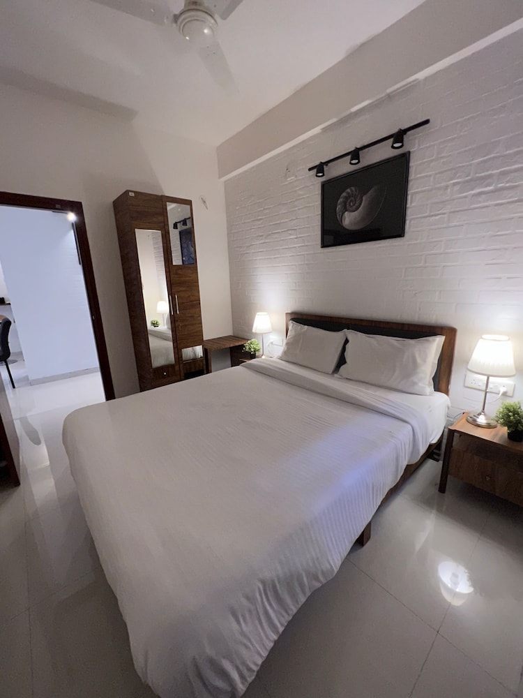 Resort Room with Bath Tub