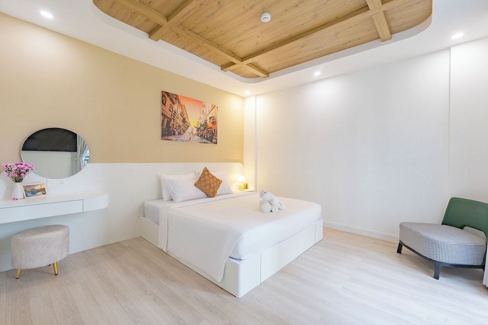 Junior Apartment, City View