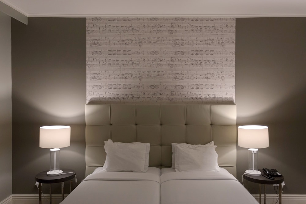 Superior Double or Twin Room - Photo 8