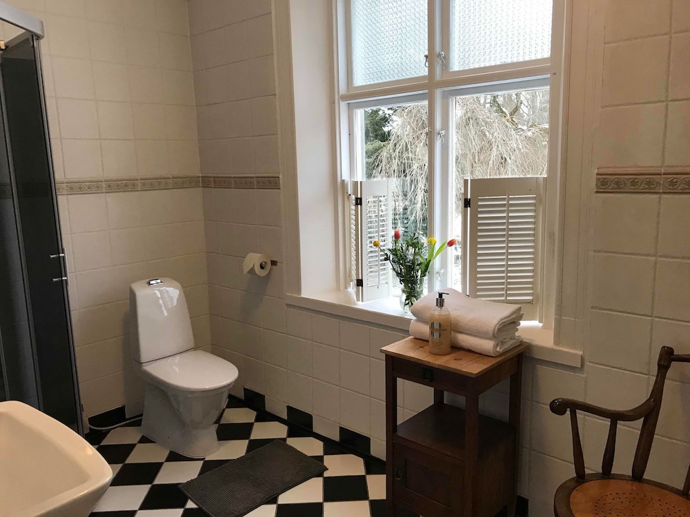 Standard Double Room, Private Bathroom photo 2