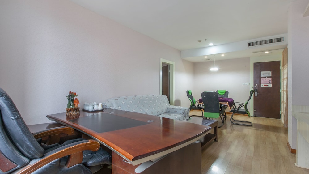 Deluxe Suite (Mainland Chinese Citizen Only)
