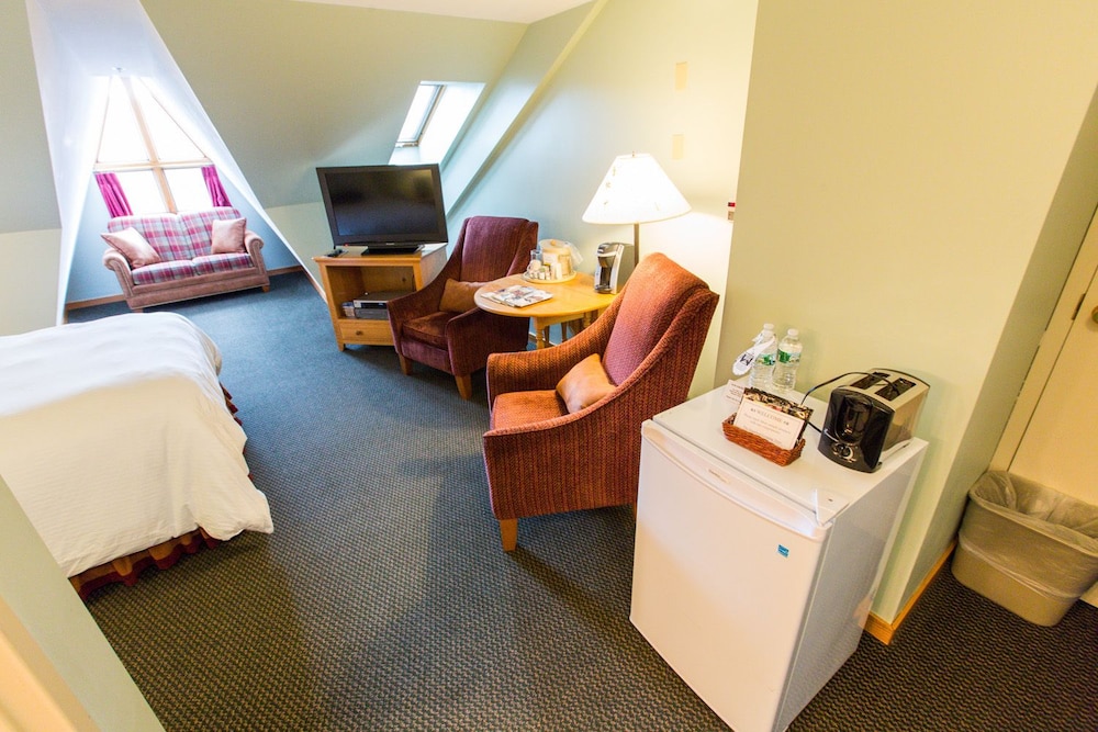 Standard Room, 1 Queen Bed photo 2