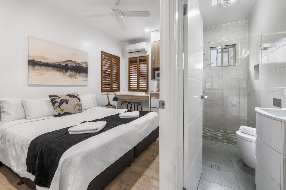 Luxury Studio, 1 Bedroom, Garden View photo 2