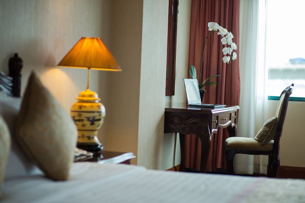 Junior Suite with Sea View, 1 King Bed photo 2
