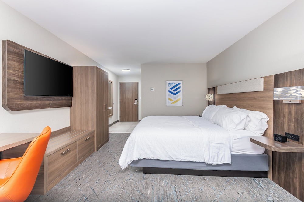 Standard Room, 1 King Bed, Accessible (Mobility) photo 3