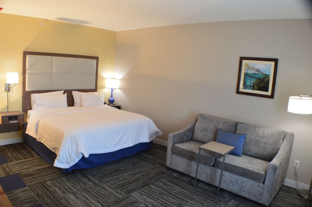 Room, 1 King Bed, Accessible (Hearing accessible)
