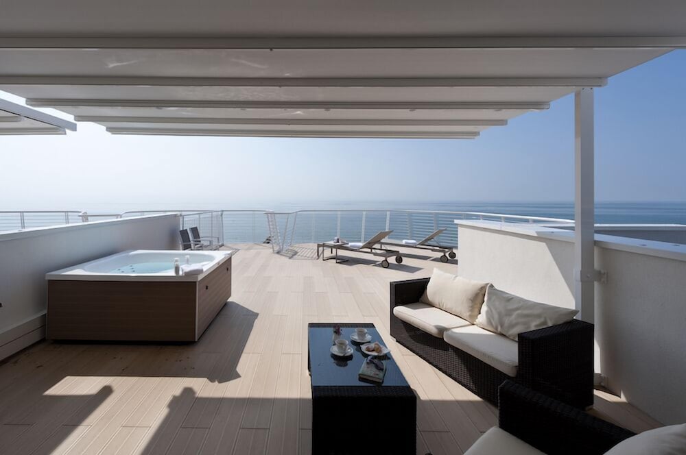 Panoramic Suite, Sea View (Beach Access Included) photo 1