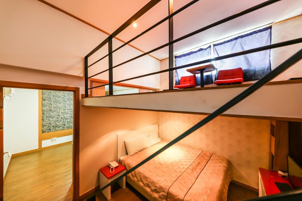 Family Room - Photo 1