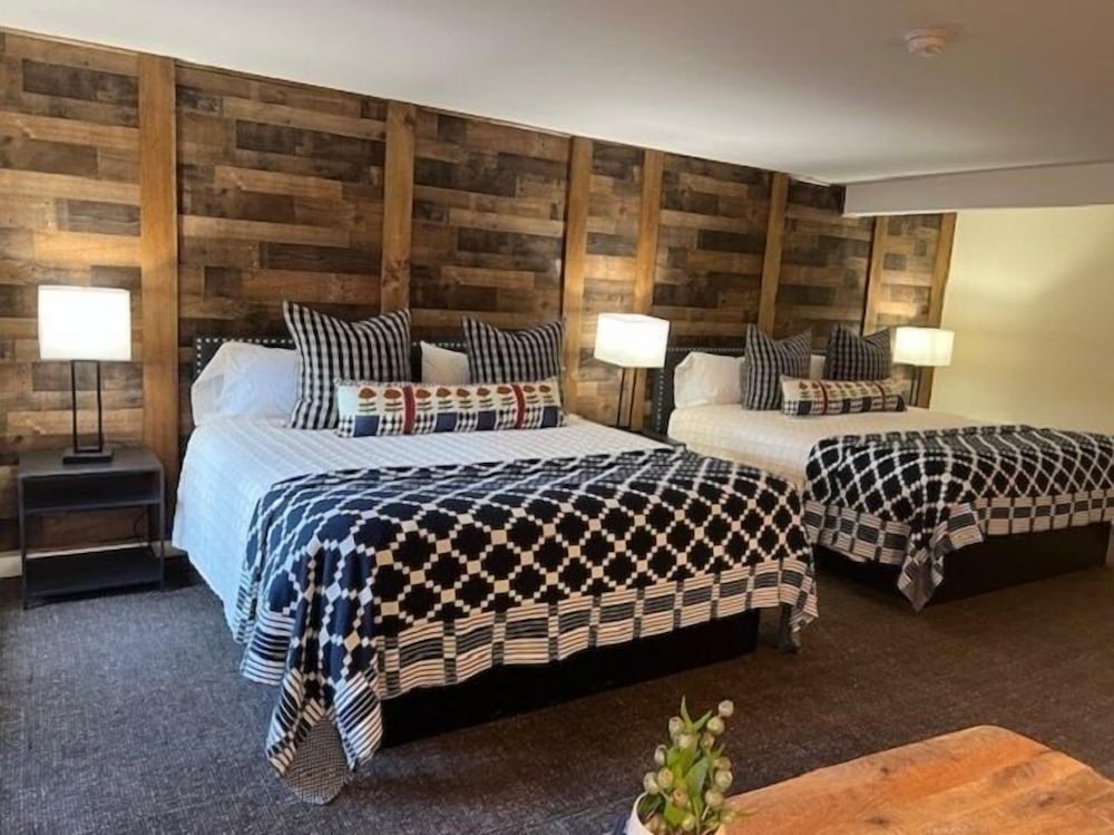 Premier Room, Multiple Beds