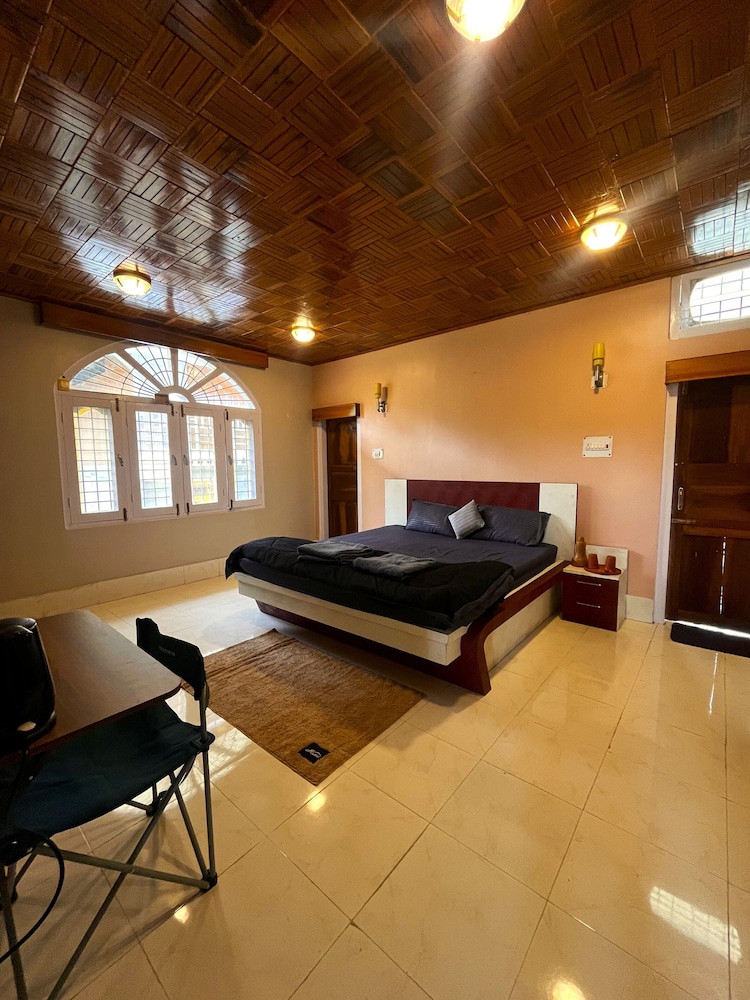 Standard Double or Twin Room, Housekeeping, Valley View photo 1