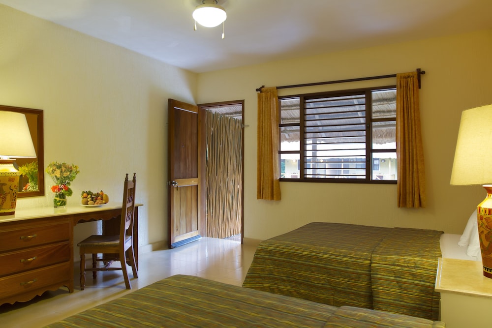 Standard Double Room, 2 Double Beds - Photo 2