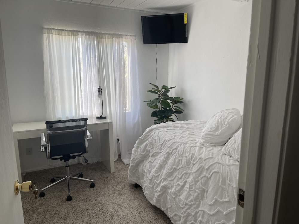 Basic Single Room photo 2
