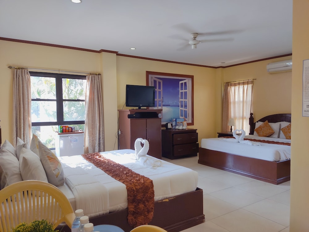 Jacuzzi Suite - Photo 13