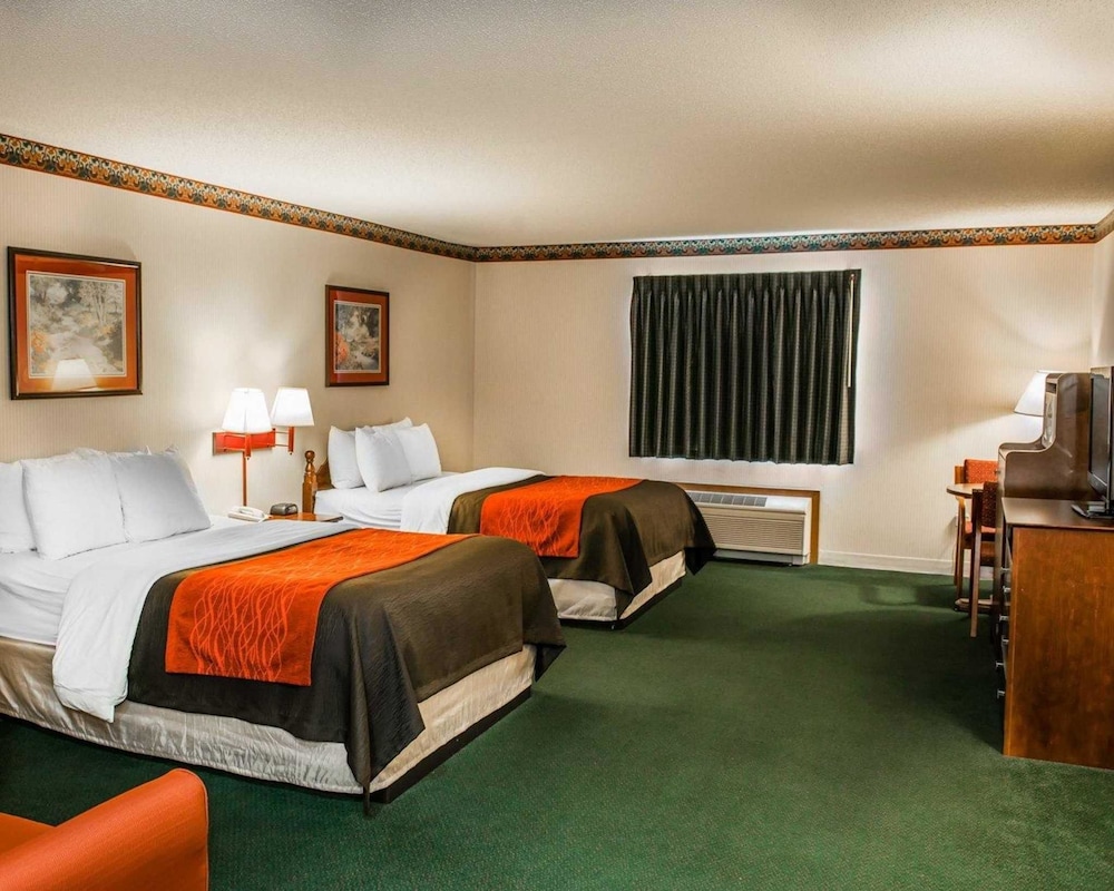 Standard Room, 2 Queen Beds, Non Smoking photo 3