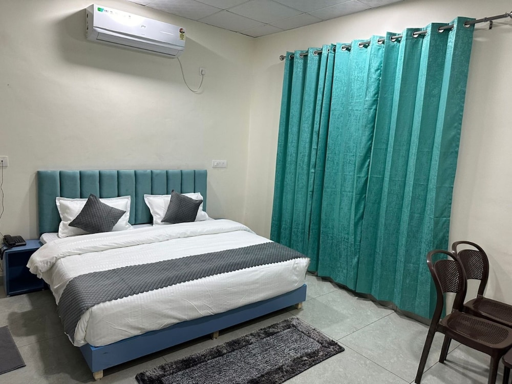 Deluxe Double Room, Multiple Bedrooms, City View photo 2