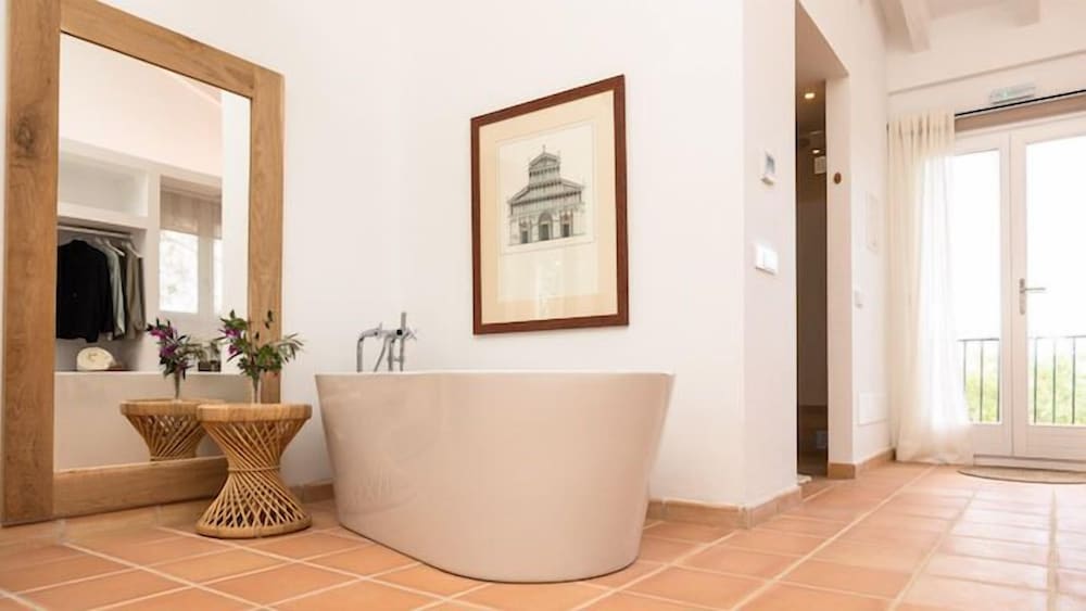 Suite, Balcony (Antonio Lopez) photo 2