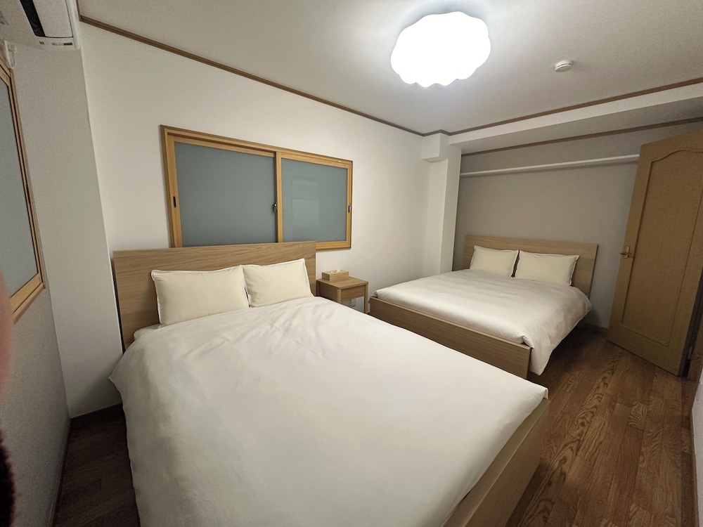 3 Bedroom with 6 Double Beds, Kitchen, Unit No.3, Non Smoking photo 2