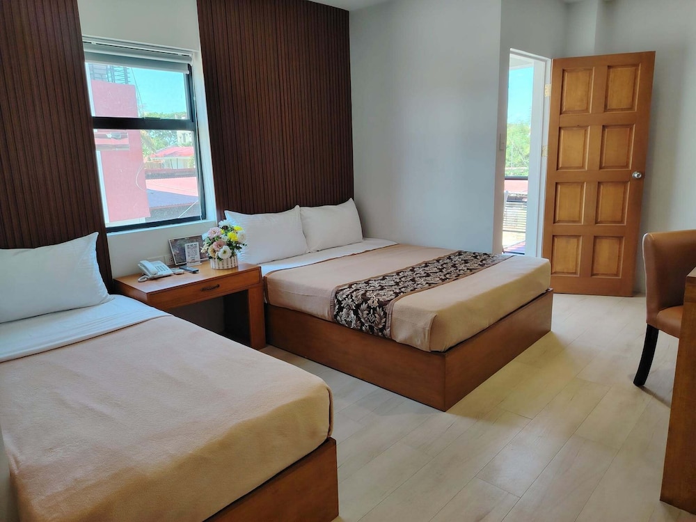 Executive Room - Photo 1