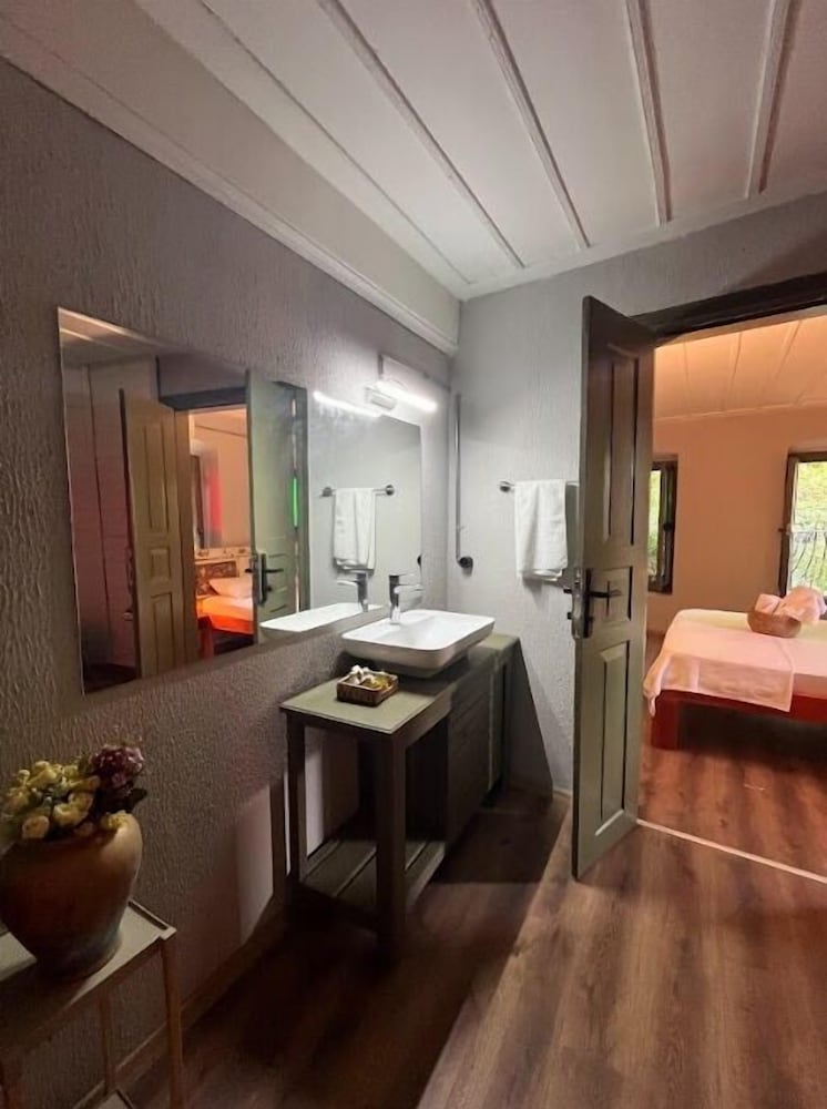 Comfort Room photo 2