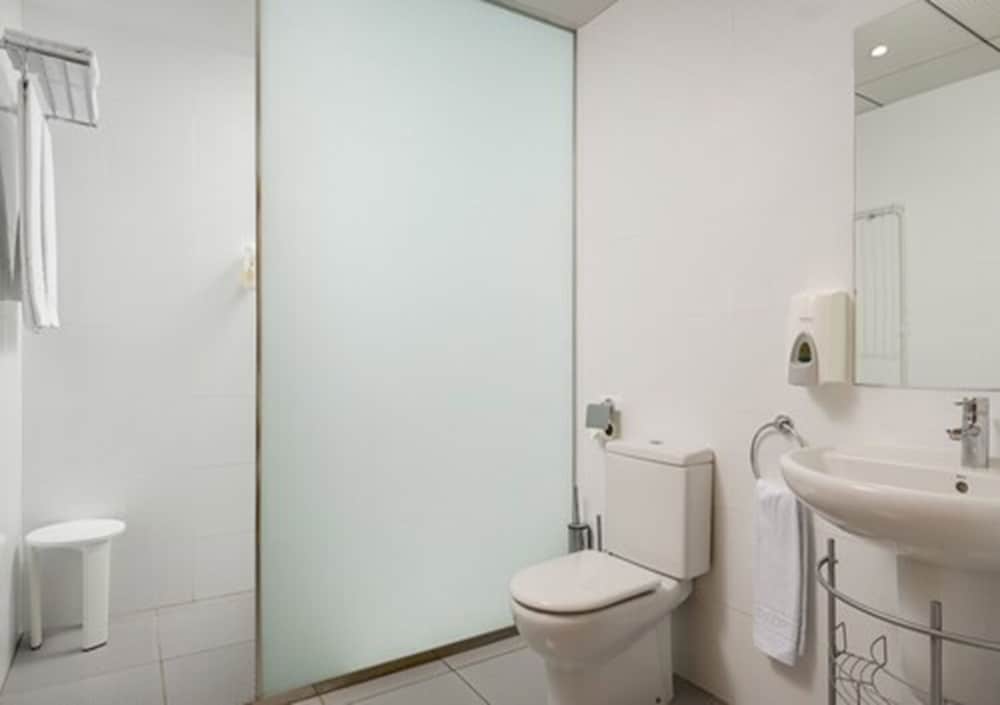 Duplex - Photo 17