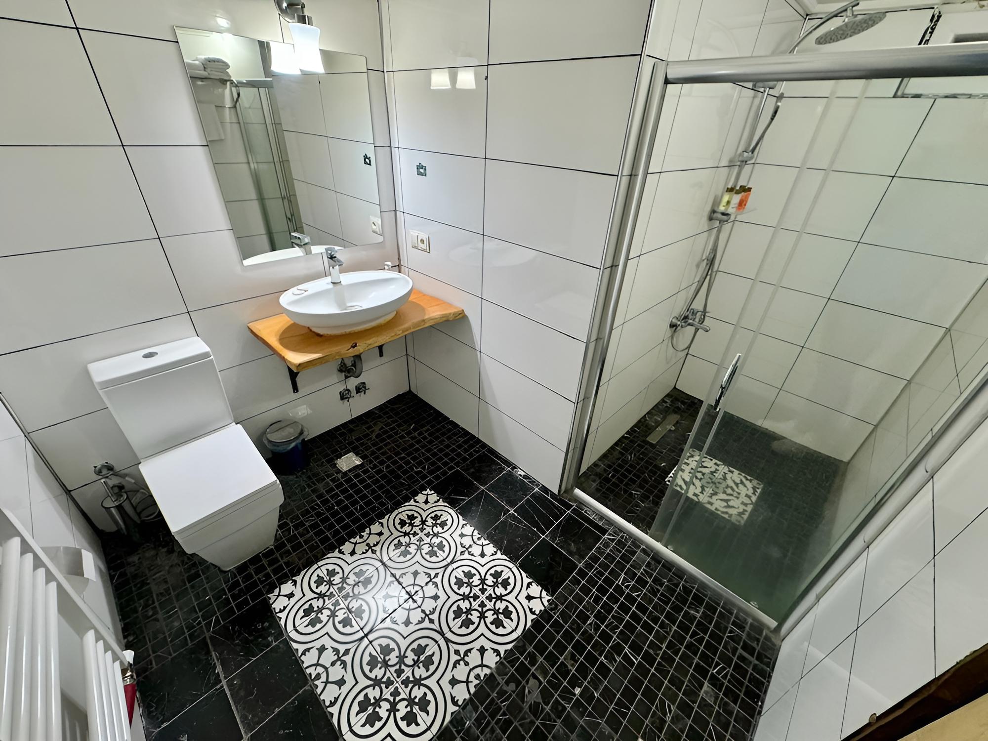 Deluxe Room - Photo 10