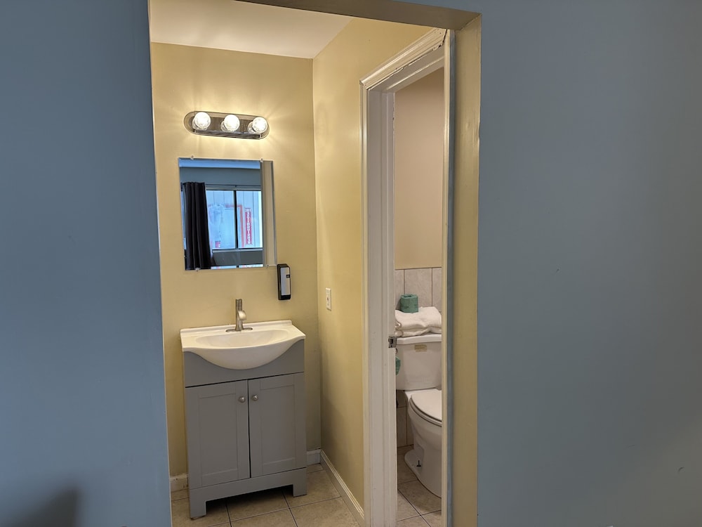 Superior Room, 1 Queen Bed - Photo 13