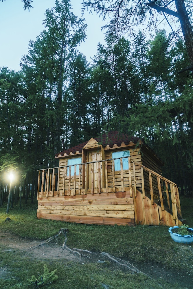 Basic Cabin, 3 Twin Beds, Smoking, Lake View photo 2