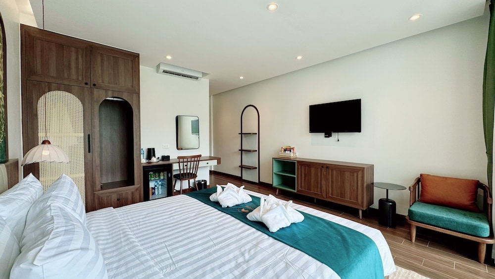 Deluxe Double Room, Pool View photo 1