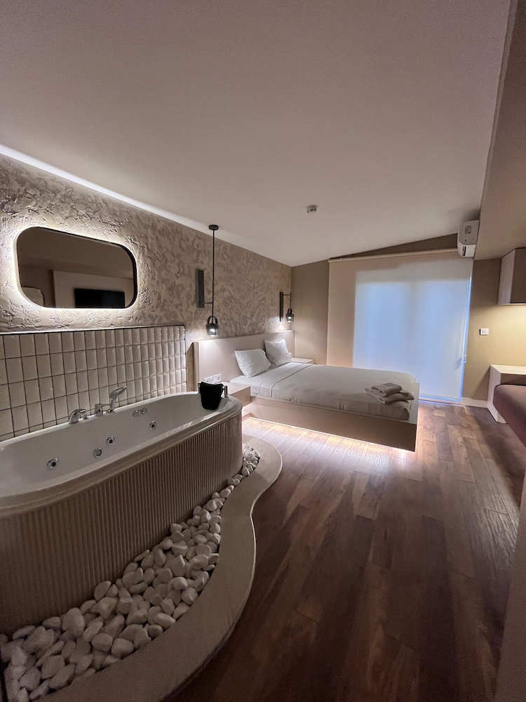 Exclusive Double Room, Garden View