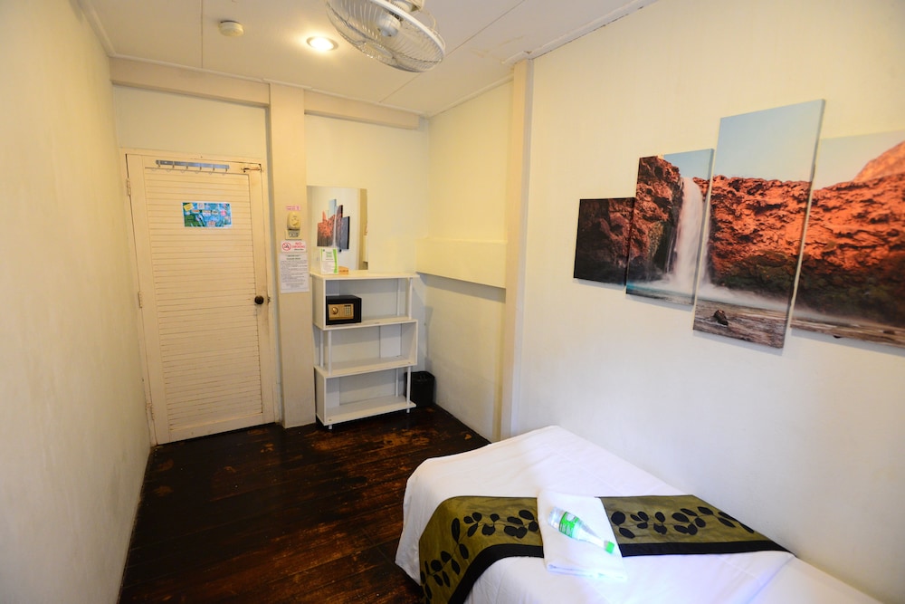 Single Room photo 3