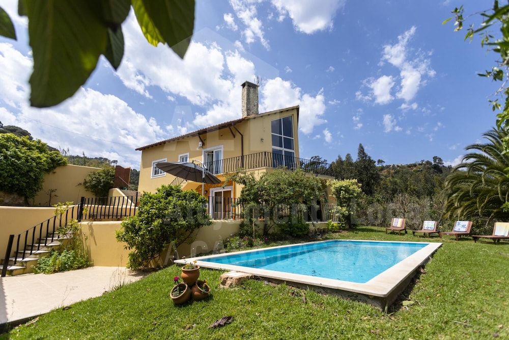 Villa photo 2