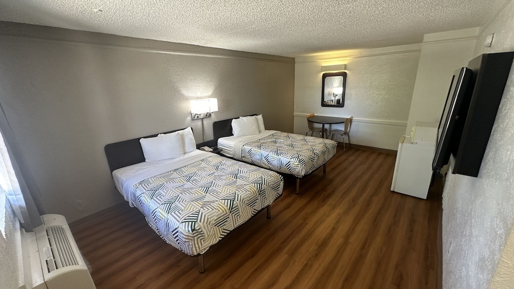 Deluxe Room, 2 Double Beds, Non Smoking, Refrigerator & Microwave photo 1