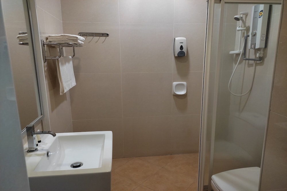 Twin Room - Photo 3