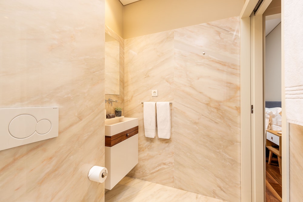 Duplex Two Bedroom Apartment 4B - Photo 15