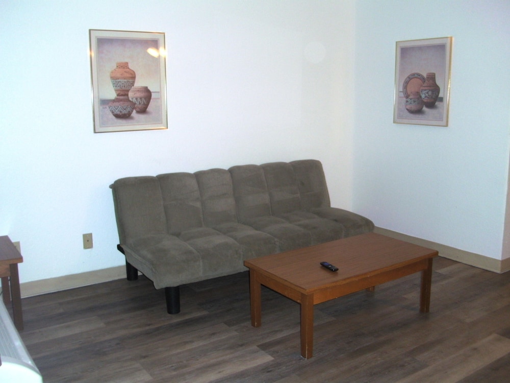 Suite, 1 King Bed, River View - Photo 4