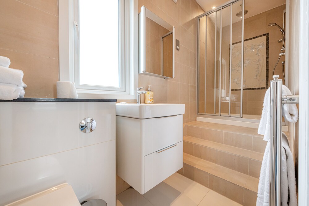 Superior One-Bedroom Apartment photo 2
