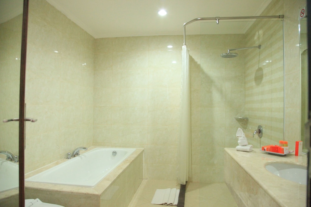 Junior Suite, 1 King Bed photo 2