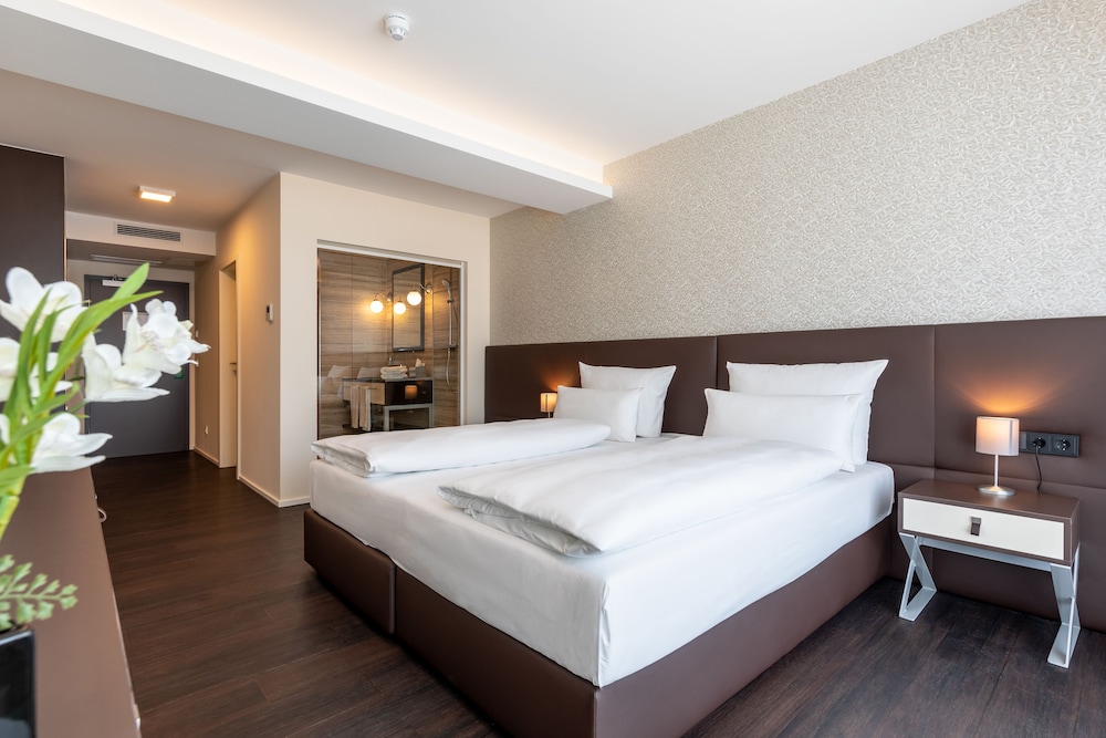 Standard Twin Room with Shower photo 3