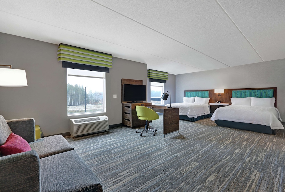 Room, 2 Queen Beds, Accessible, Bathtub photo 2