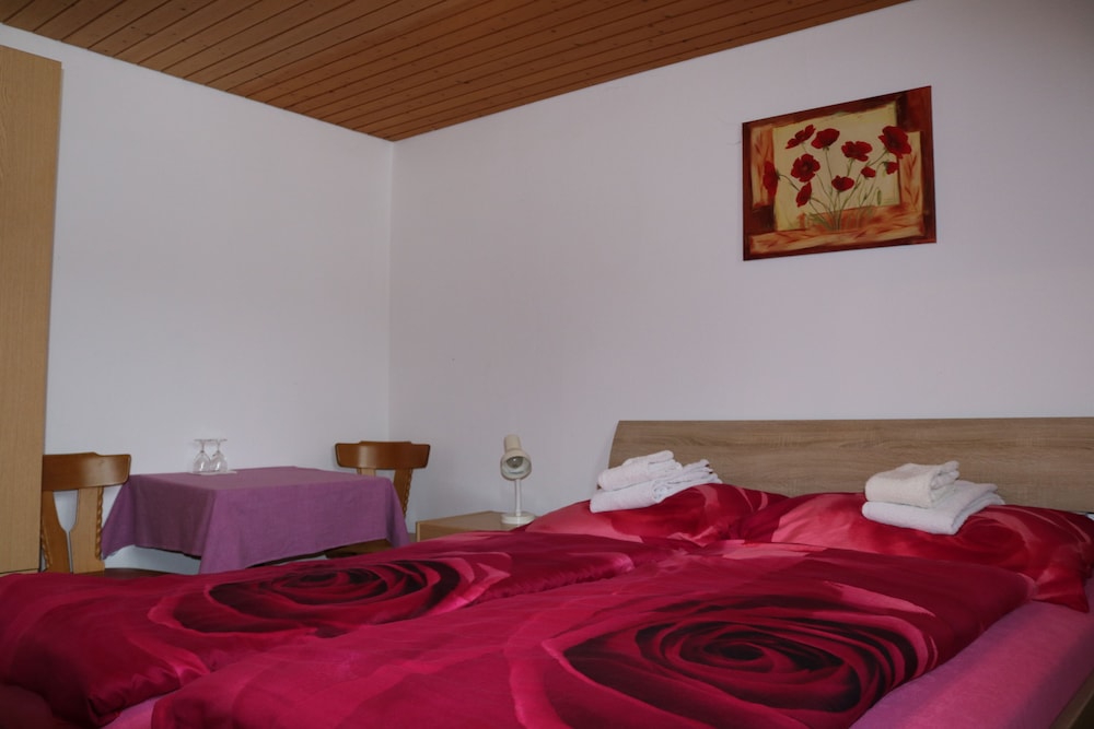 Standard Double Room, 1 Double Bed, Shared Bathroom, Valley View photo 3