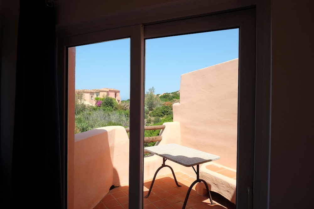 Basic Apartment, Kitchen, Partial Sea View photo 1