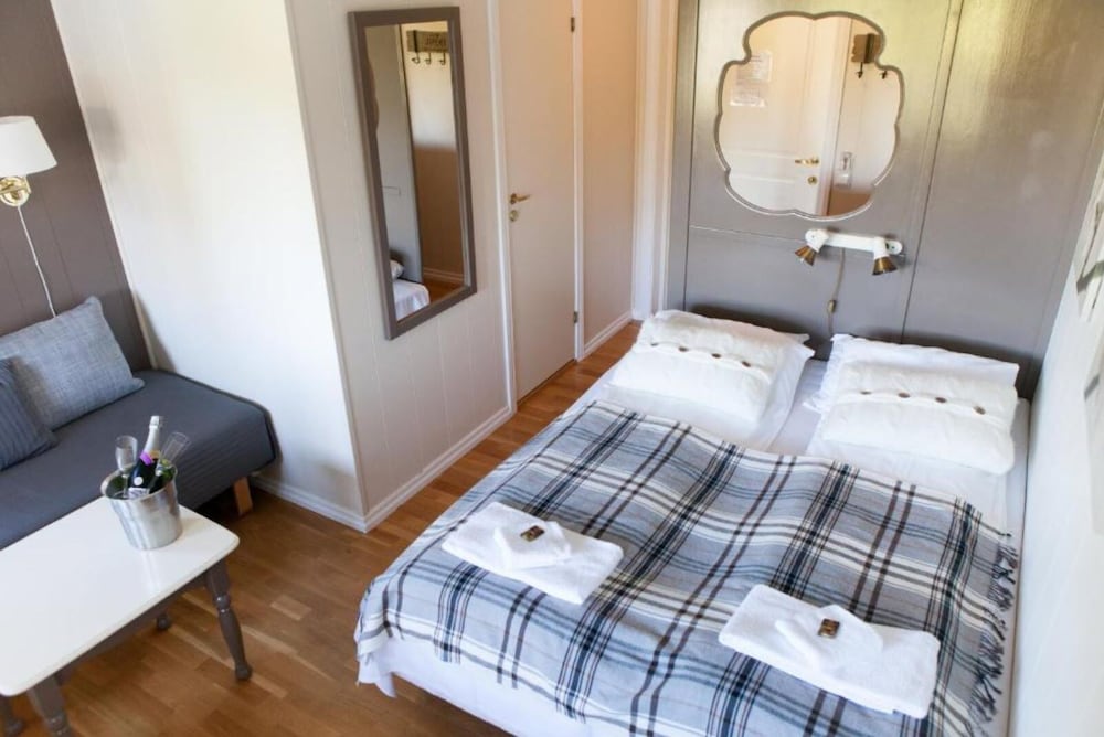 Standard Double Room - Photo 2