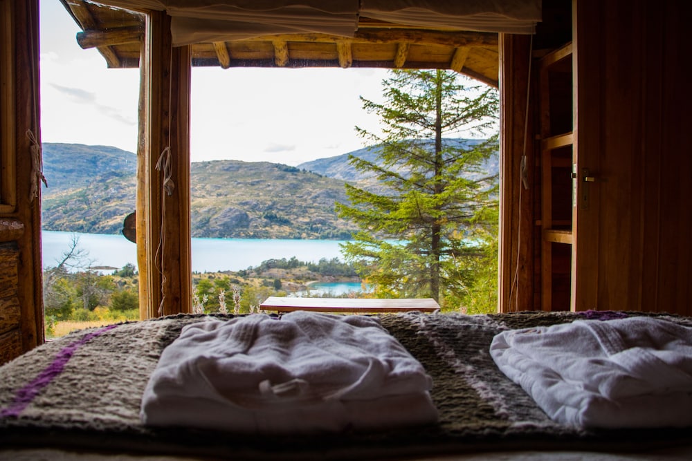 Deluxe Cabin, 2 Bedrooms, 2 Bathrooms, Lake View photo 2