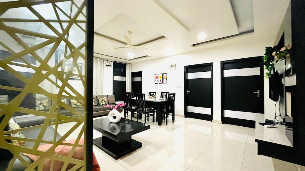 Standard Apartment, 3 Bedrooms - Photo 7