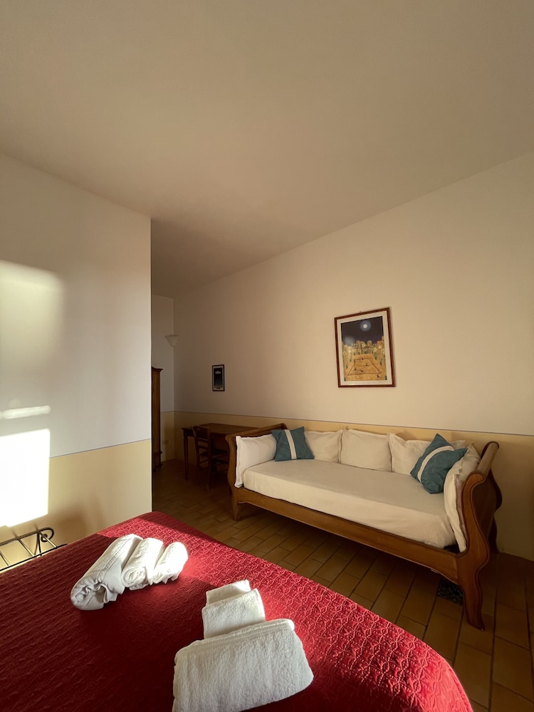 Classic Triple Room, Sea View photo 2