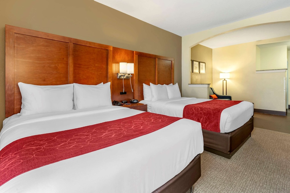 Two Queen Bed Suites with Sofa Bed - Photo 1