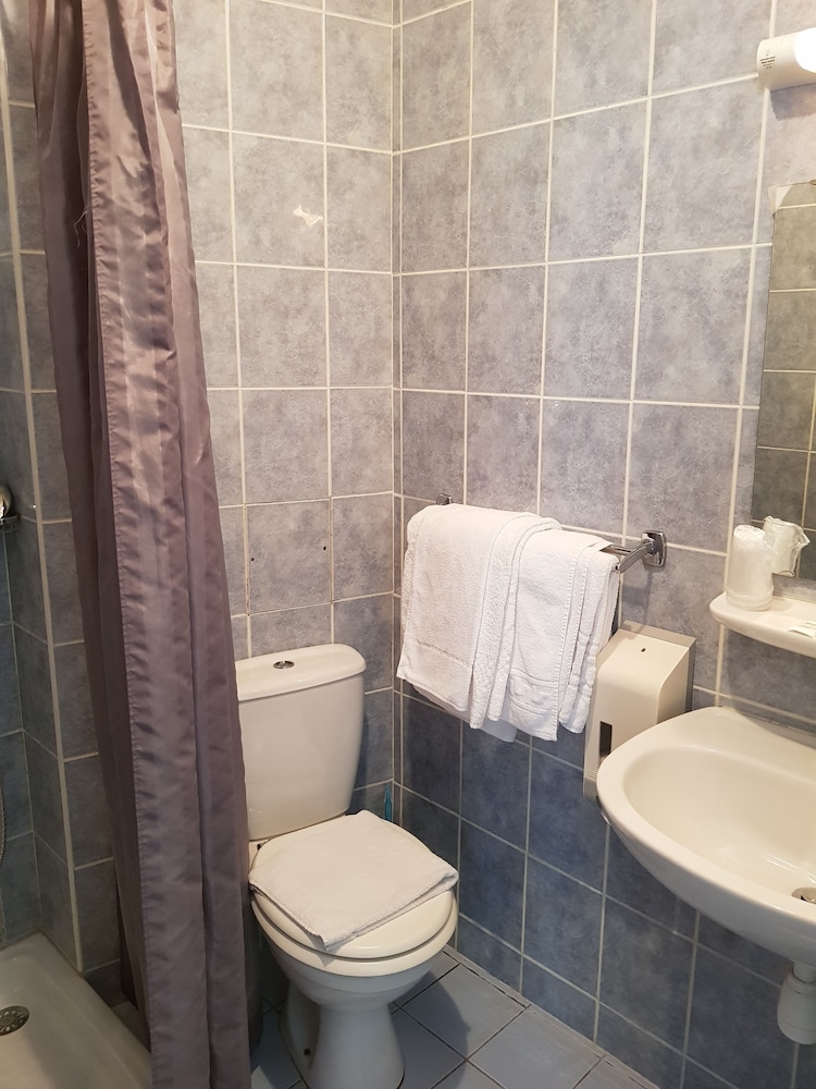Classic Triple Room, Multiple Beds, City View photo 3