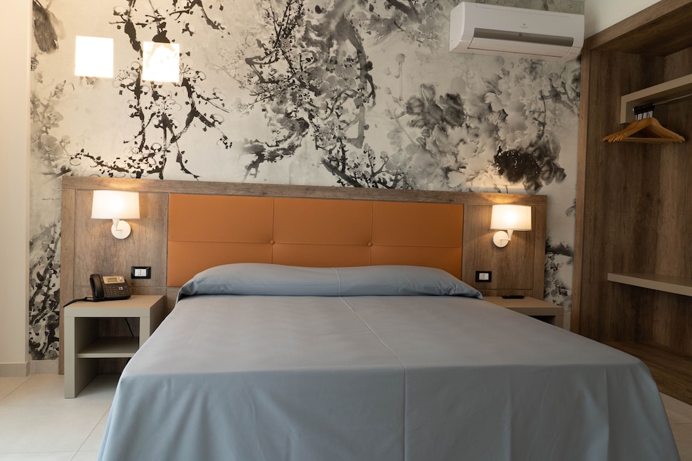 Business Double Room Single Use photo 2