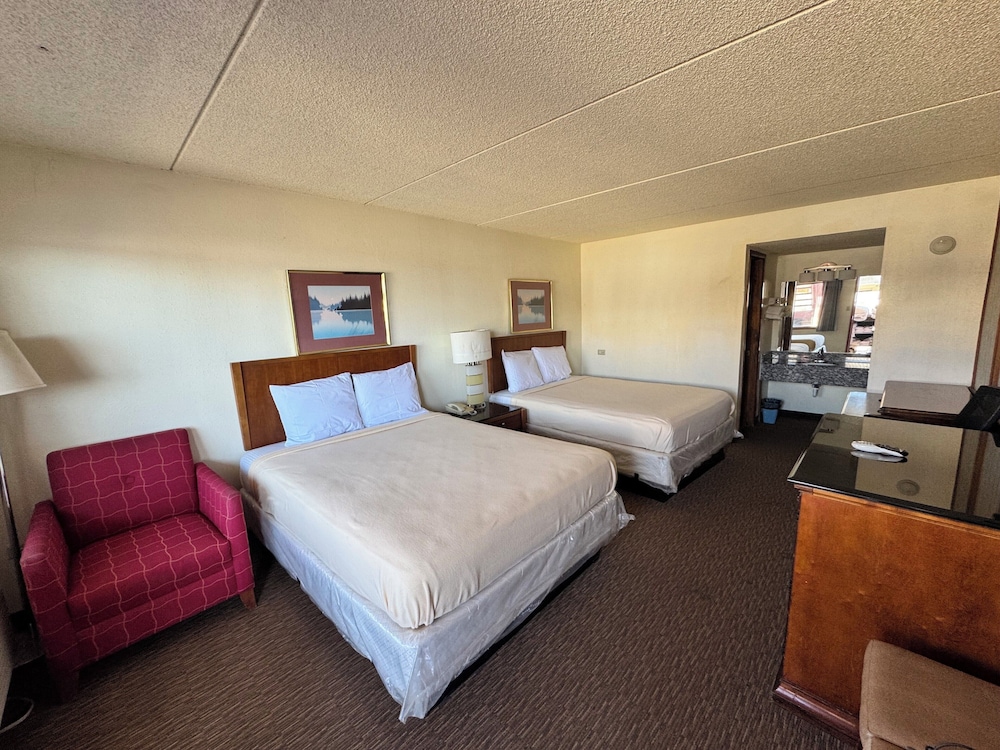 Double Room, 2 Queen Beds, Non Smoking photo 2